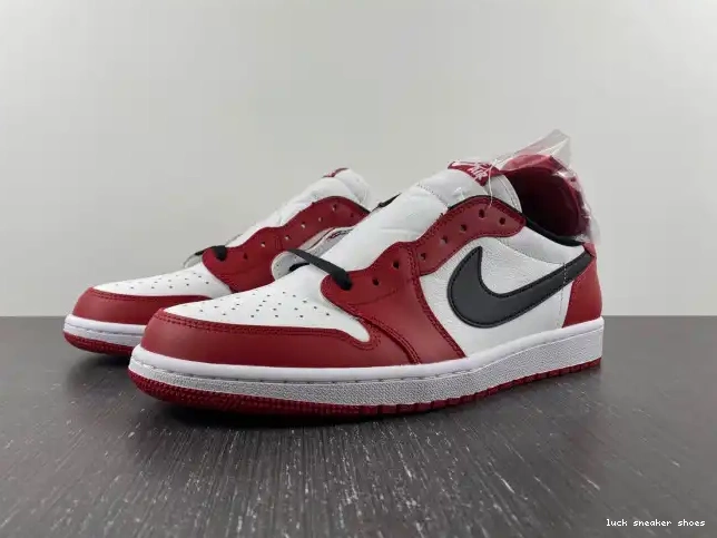 LUCY Air Retro Low Jordan 705329-600 Chicago 1 0526